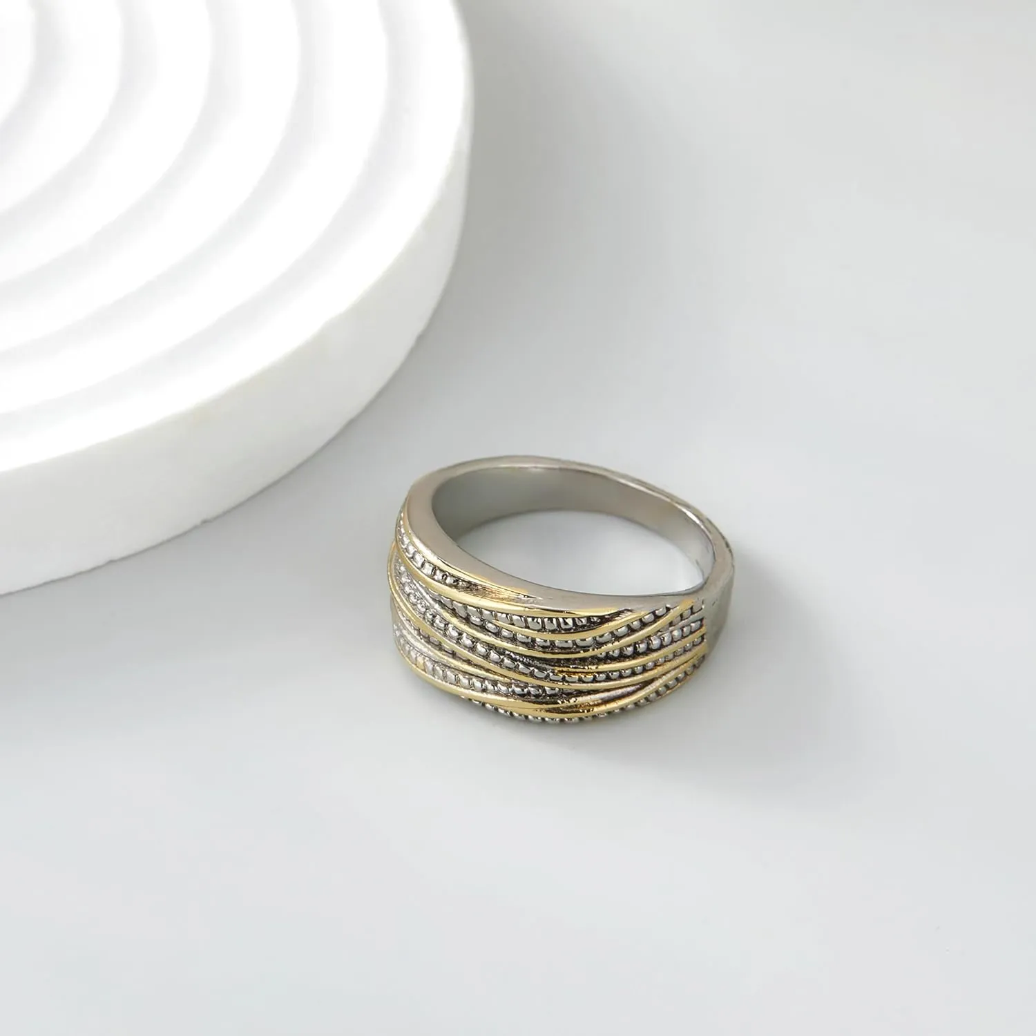 2 Tone Intertwined Crossover Statement Ring Fashion Chunky Band Rings for Women Black Gold Silver Rose Gold Plated Wide Index Finger Rings Costume Jewelry