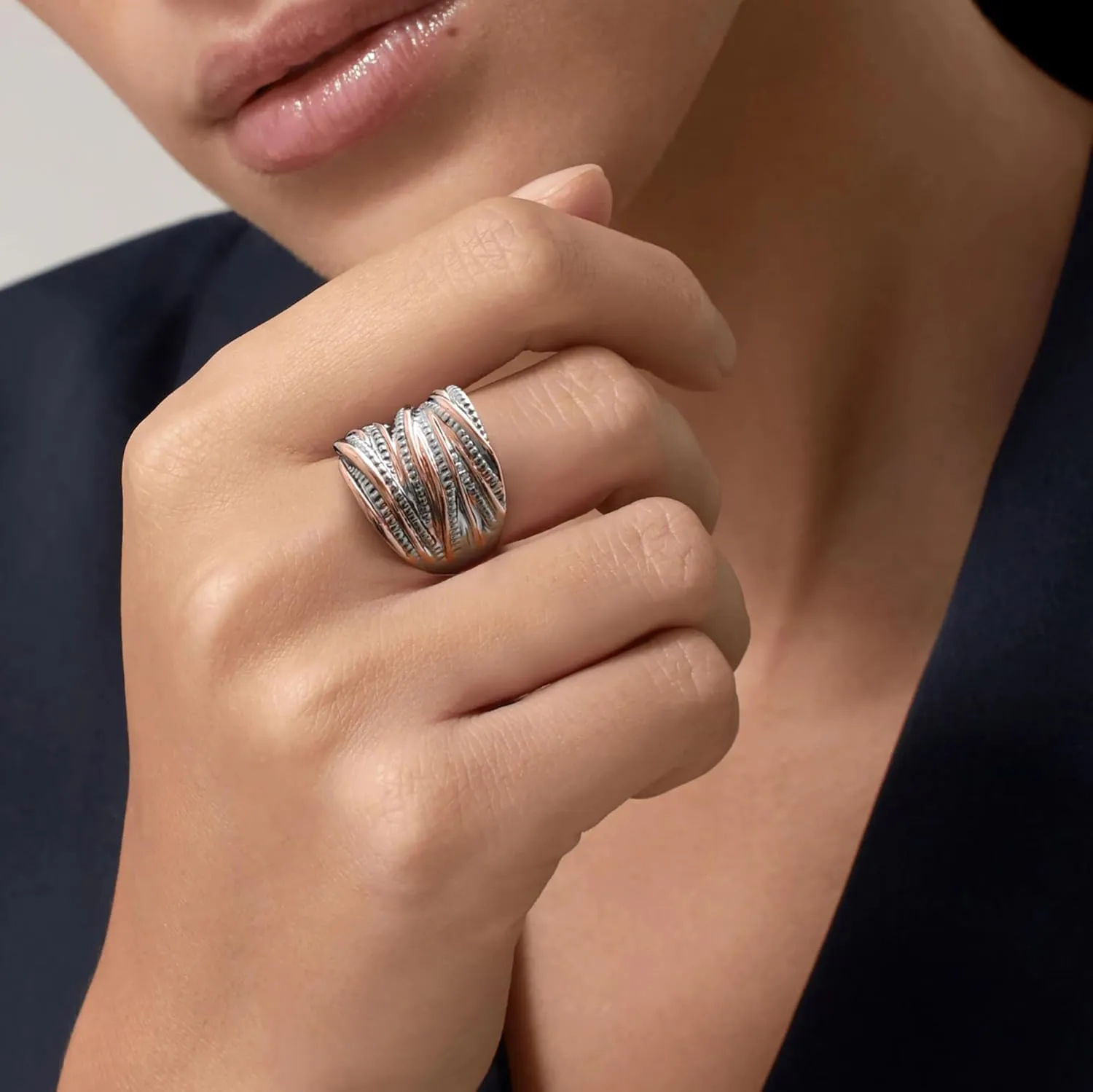 2 Tone Intertwined Crossover Statement Ring Fashion Chunky Band Rings for Women Black Gold Silver Rose Gold Plated Wide Index Finger Rings Costume Jewelry