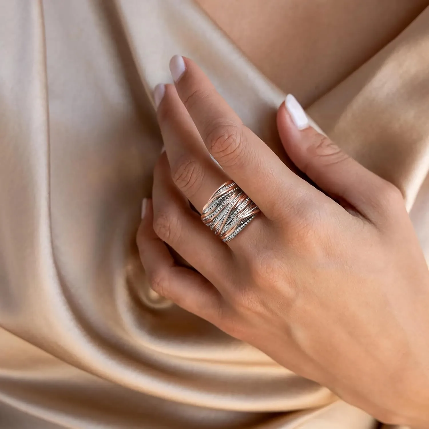2 Tone Intertwined Crossover Statement Ring Fashion Chunky Band Rings for Women Black Gold Silver Rose Gold Plated Wide Index Finger Rings Costume Jewelry