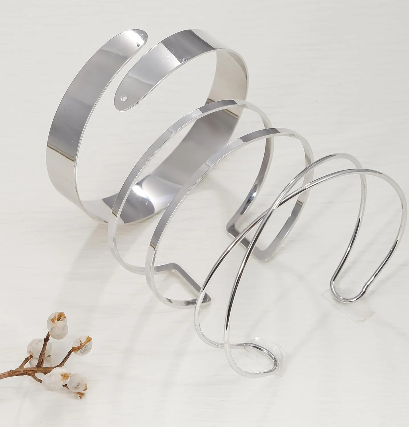 BOMAIL 4 Pieces Gold Arm Cuff for Women Minimalist Upper Arm Bangle Bracelet Adjustable Boho Coil Armlet Armband Cuff Bracelets Set