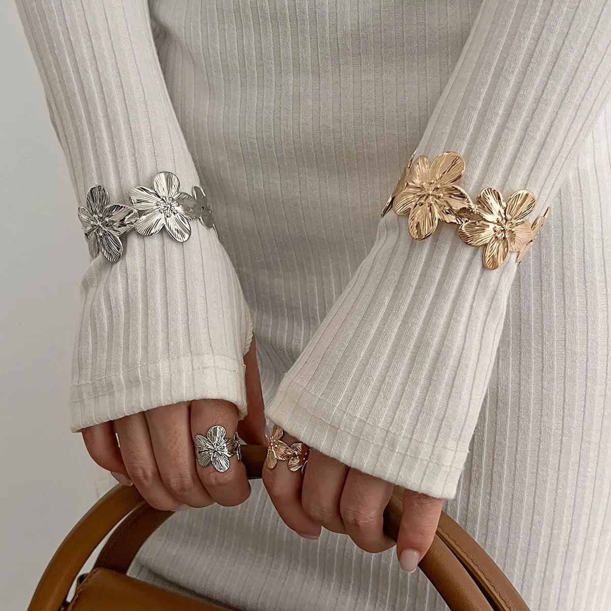 Chunky Gold Cuff Bracelets for Women Flower Bracelet Rings Set Chunky Bracelets Vintage Butterfly Bangles Boho Wide Open Cuff Bracelets Summer Beach Jewelry for Women