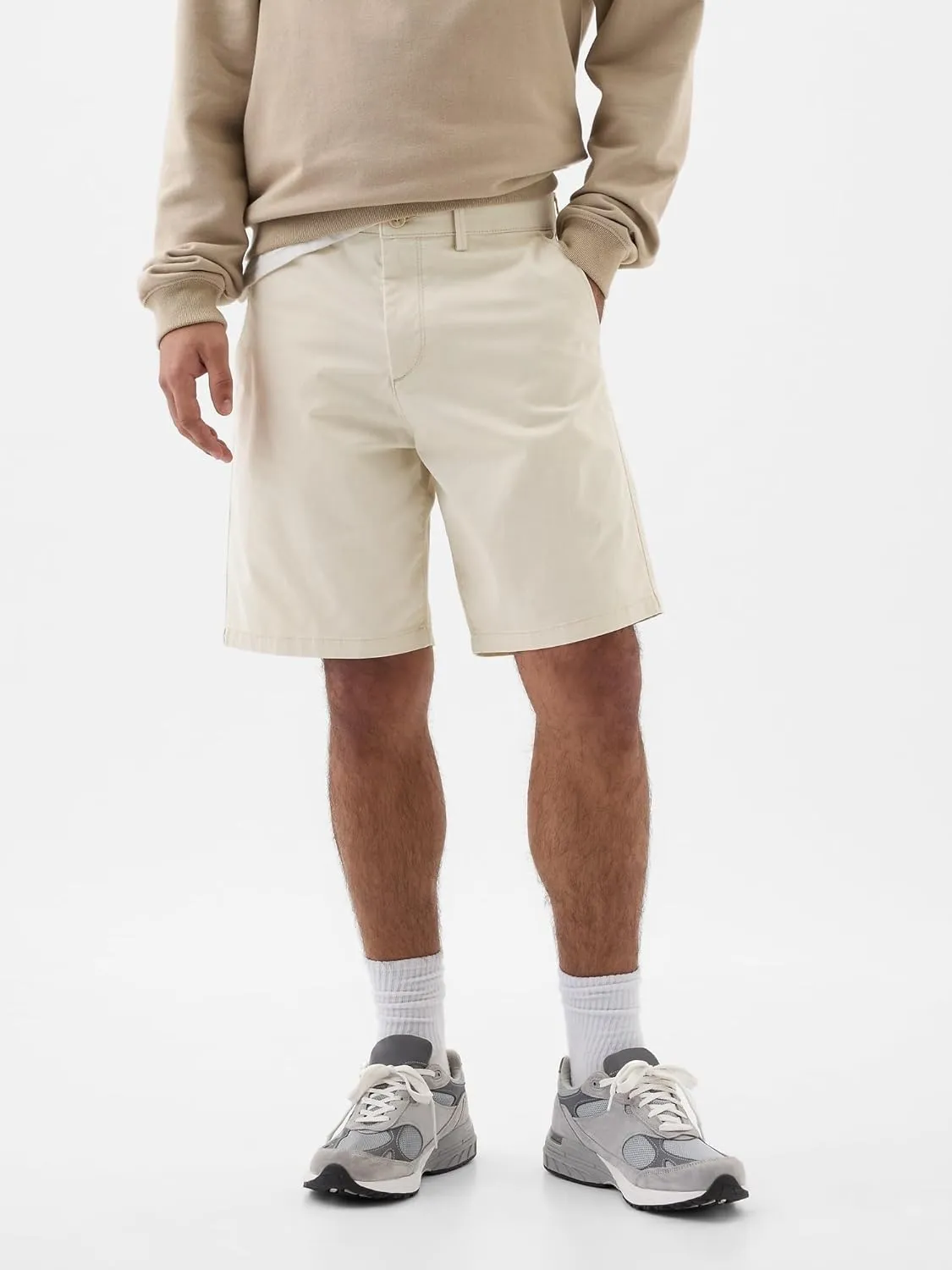 GAP Men's 9" Essential Shorts