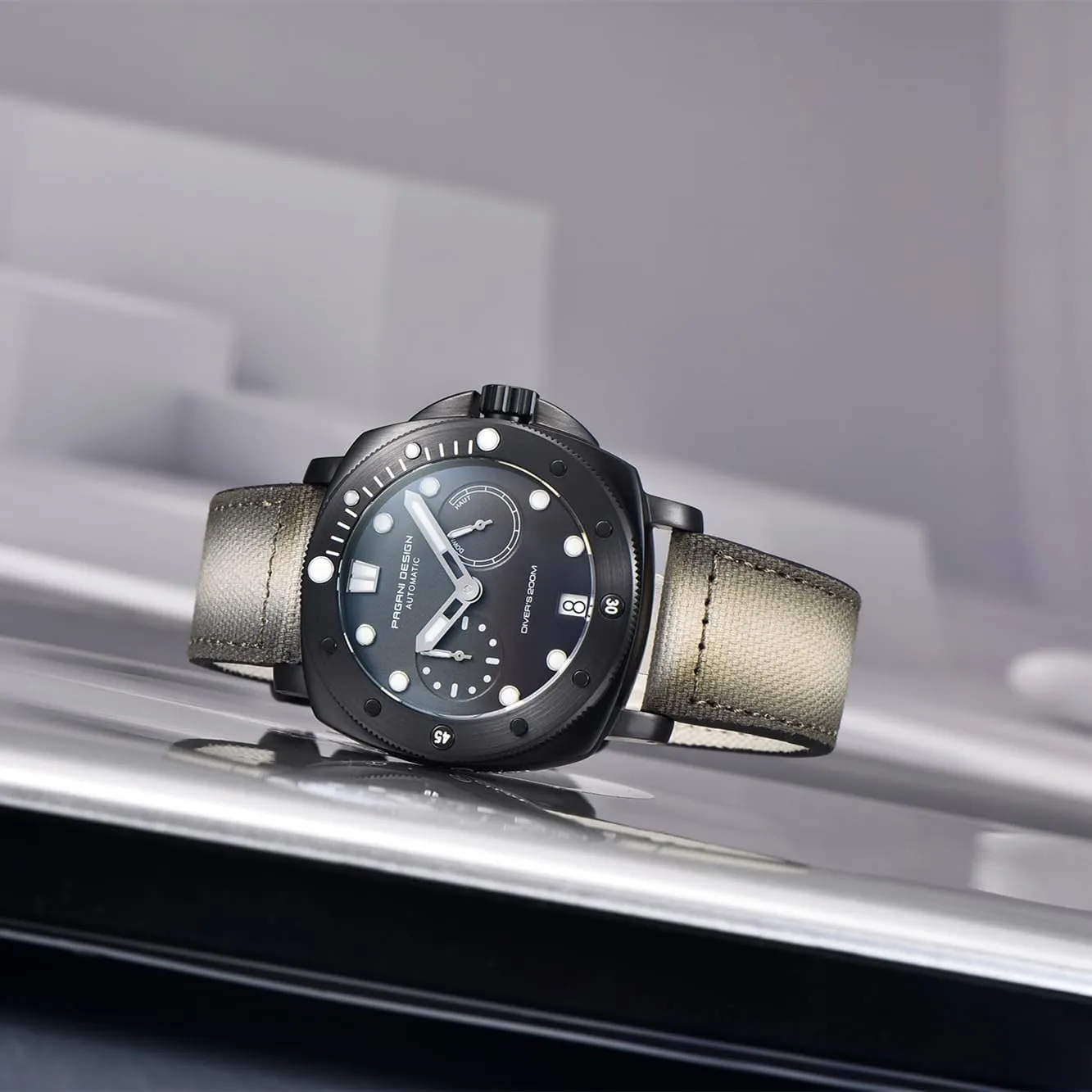 Pagani Design Watches for Men Sapphire Glass Mens Automatic Watch 200M Waterproof Sport Casual Calendar Men's Watch with Nylon Strap