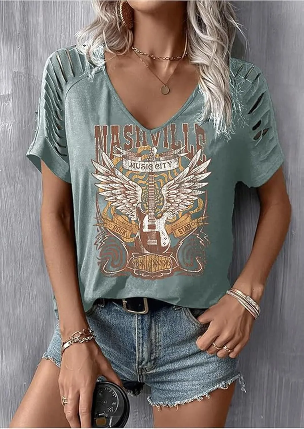 Rock Band T-Shirt Women Country Music Shirt Tops Vintage Graphic Tees Shirts Retro Steer Western Rodeo Tshirt