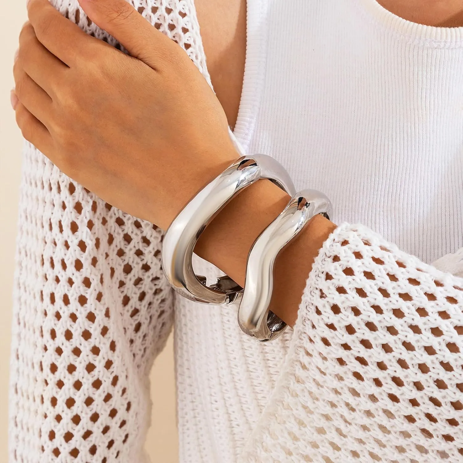 Salircon Gold Bangle Bracelets for Women Gold Wide Chunky Cuff Bracelets Trendy Hinged Cuff Open Wide Chunky Bracelet Irregular Minimalist Cuff Jewelry