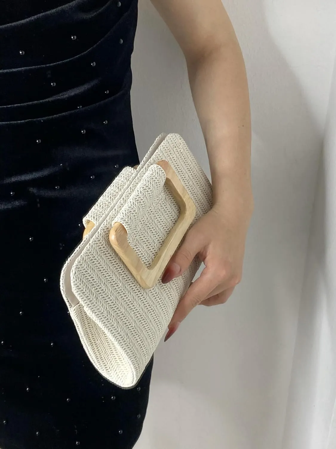 UMREN Straw Dumpling Clutch Purse for Women Woven Straw Clutch Evening Handbag Summer Vacation Beach Crossbody Bag